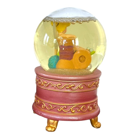 Disney Store Tinkerbell Sitting On Spools of Thread 3 1/2" Miniature Snow Globe - Picture 4 of 10